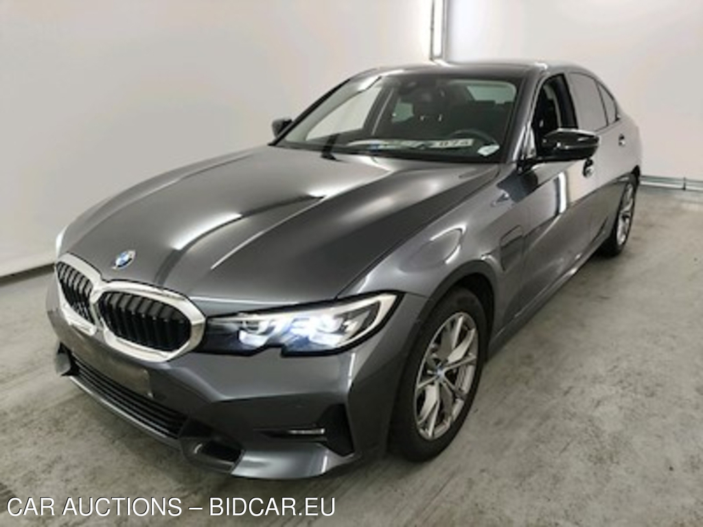 BMW 3 - 2019 330eA PHEV