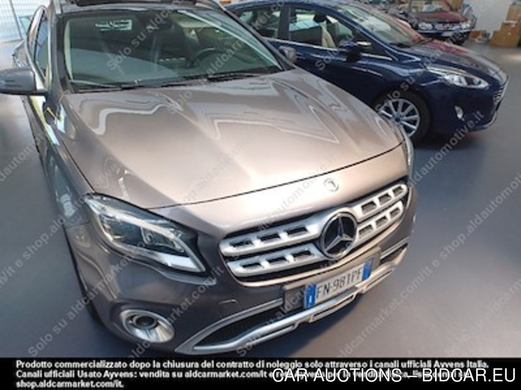 Mercedes-Benz gla gla 180 D automatic -