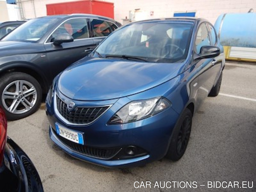 Lancia Ypsilon PC 1.0 Firefly 70cv S&amp;s Hybrid Silver