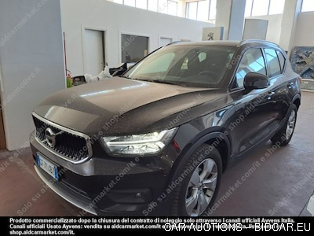 Volvo xc40 T2 automatico momentum pro -