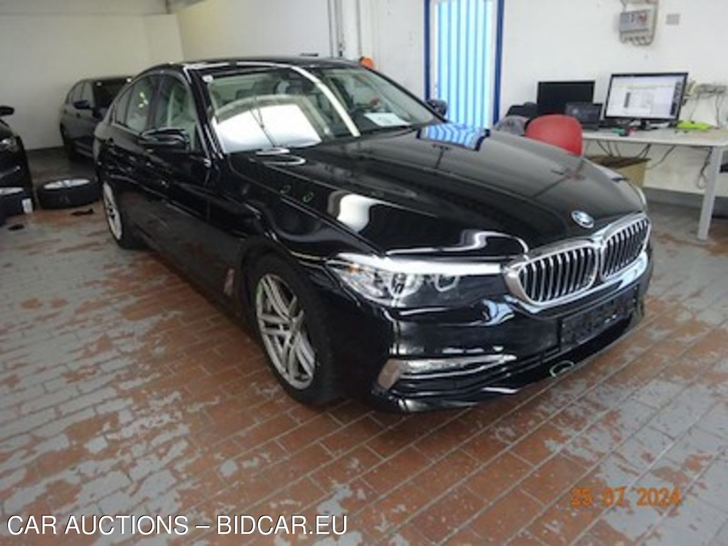 BMW series 5 3.0 540D XDRIVE A LUXURY LINE