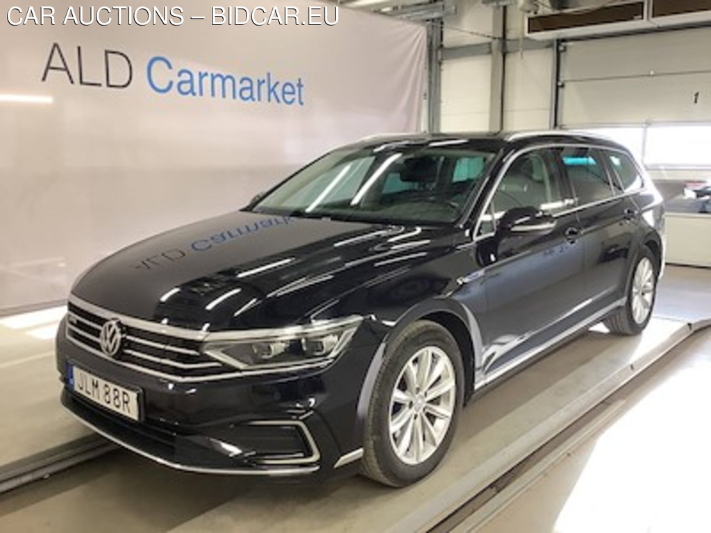 Volkswagen Passat 1.4 gte !MEDIA DISPLAY LOCK TOO USER PROFILE! Executive, Skinn/Alcantara, P-Varmare, Nav, B-Kamera, Drag, AUTOMAAT