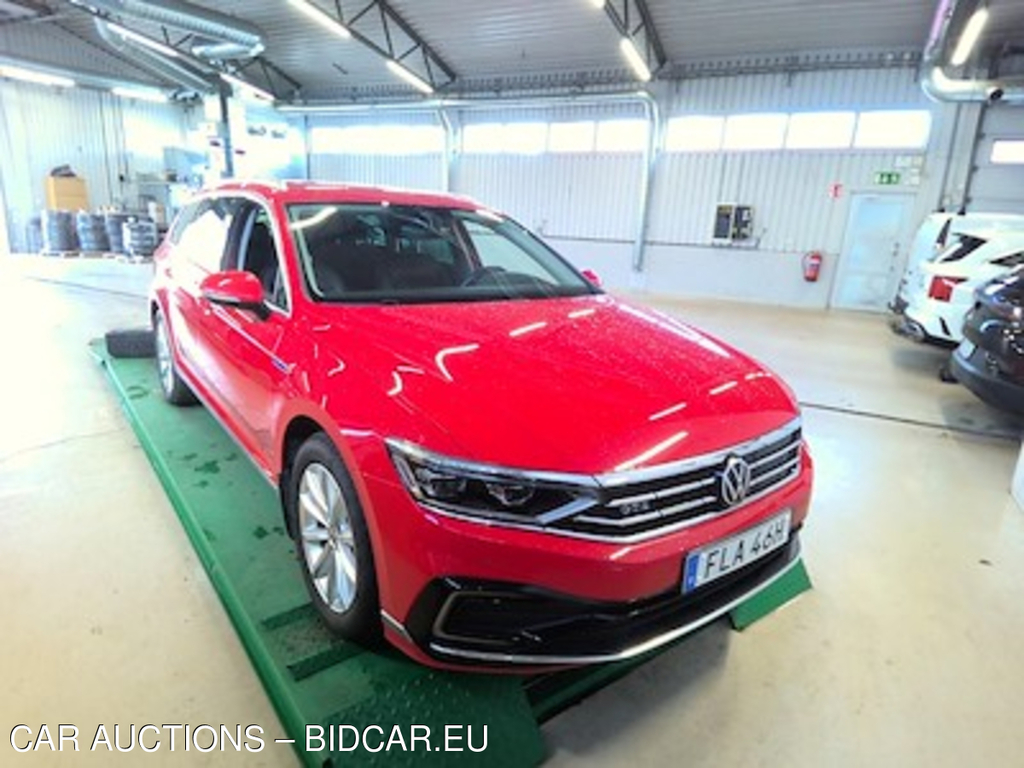 Volkswagen PASSAT GTE SC Executive Dragpkt Varmare Active Info