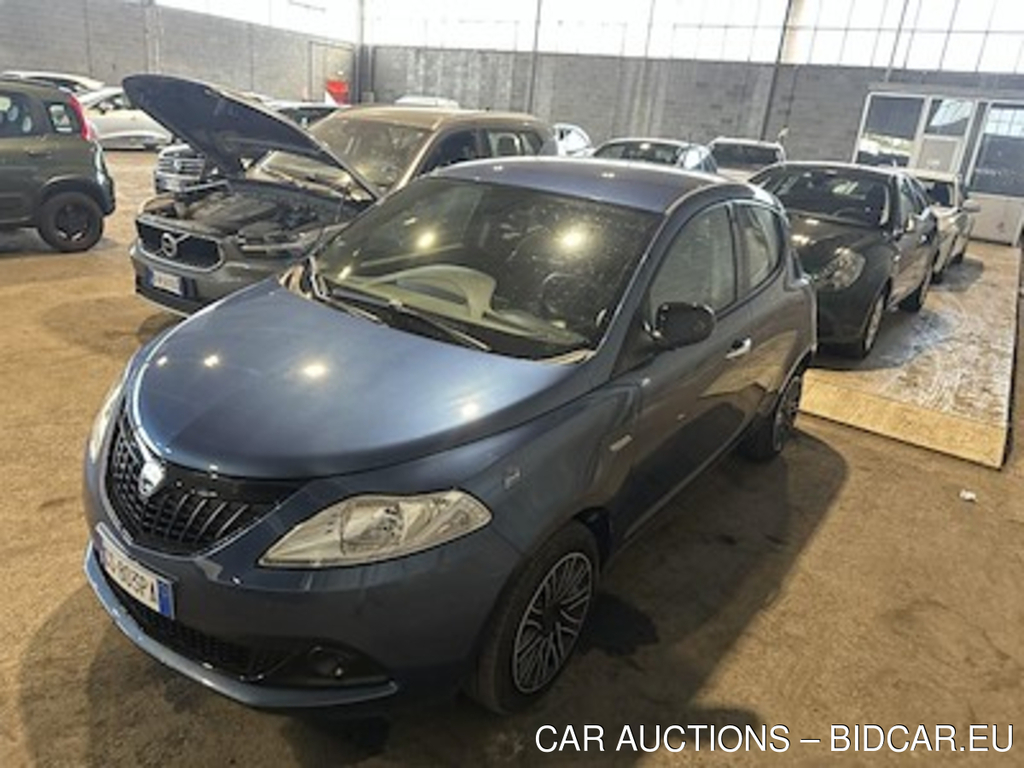 Lancia Ypsilon PC 1.0 Firefly 70cv Hybrid Oro