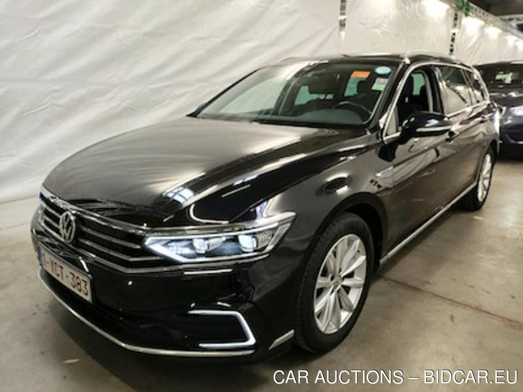 Volkswagen Passat 1.4 TSI MSQ VARIANT GTE BUSINESS