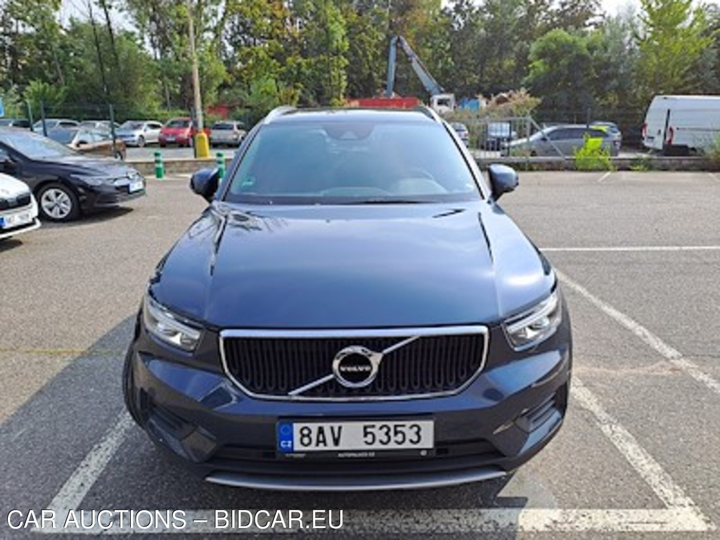 Volvo XC40 B4 AWD benzin Momentum Pro Auto