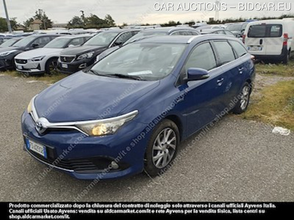 Toyota auris touring sports hybrid business -