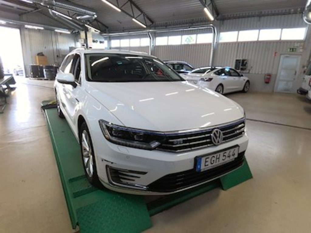 Volkswagen PASSAT GTE SC Executive Dragpkt Varmare