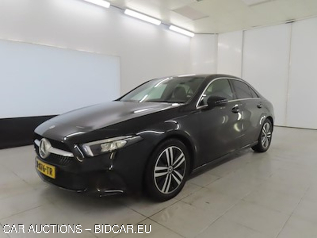 Mercedes-Benz A-klasse limousine A 180 7G-DCT Business Solution Luxury 4d