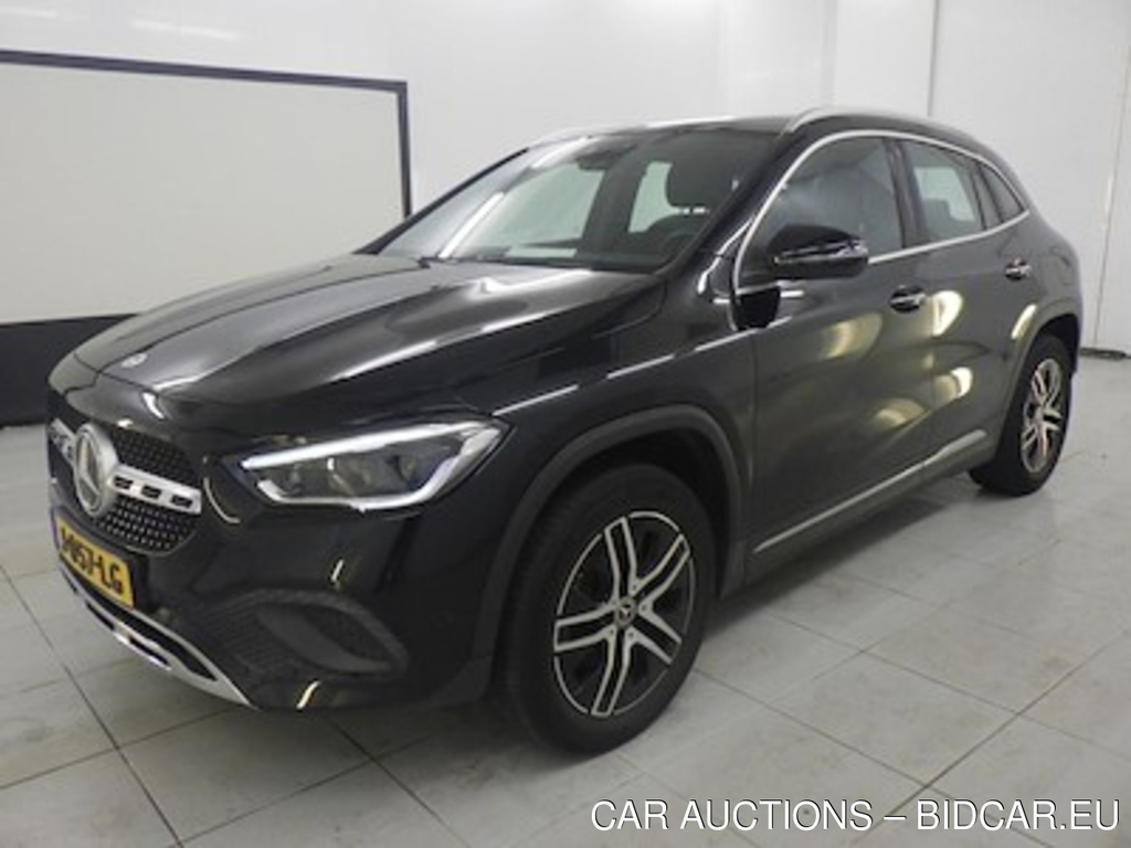 Mercedes-Benz GLA GLA 200 DCT Business Solution Luxury 5d