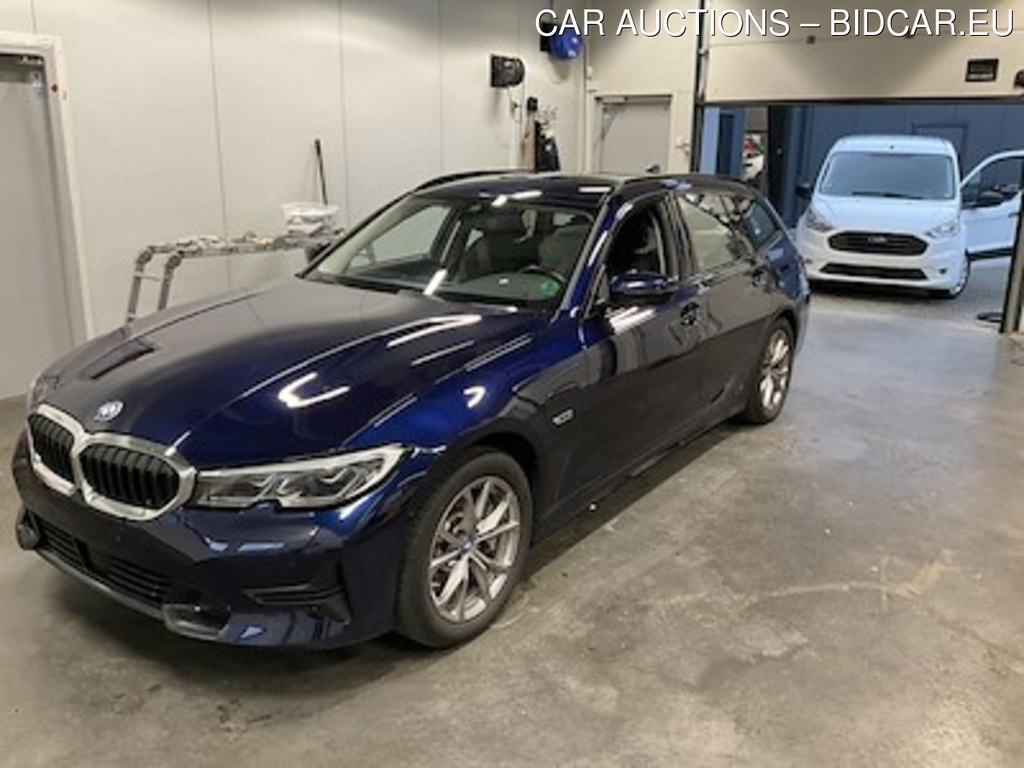 BMW Series 3 330e F Sport Line Touring Auto