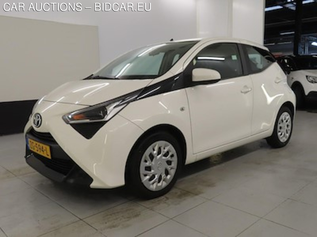 Toyota Aygo 1.0 VVT-i ActieAuto x-play APL