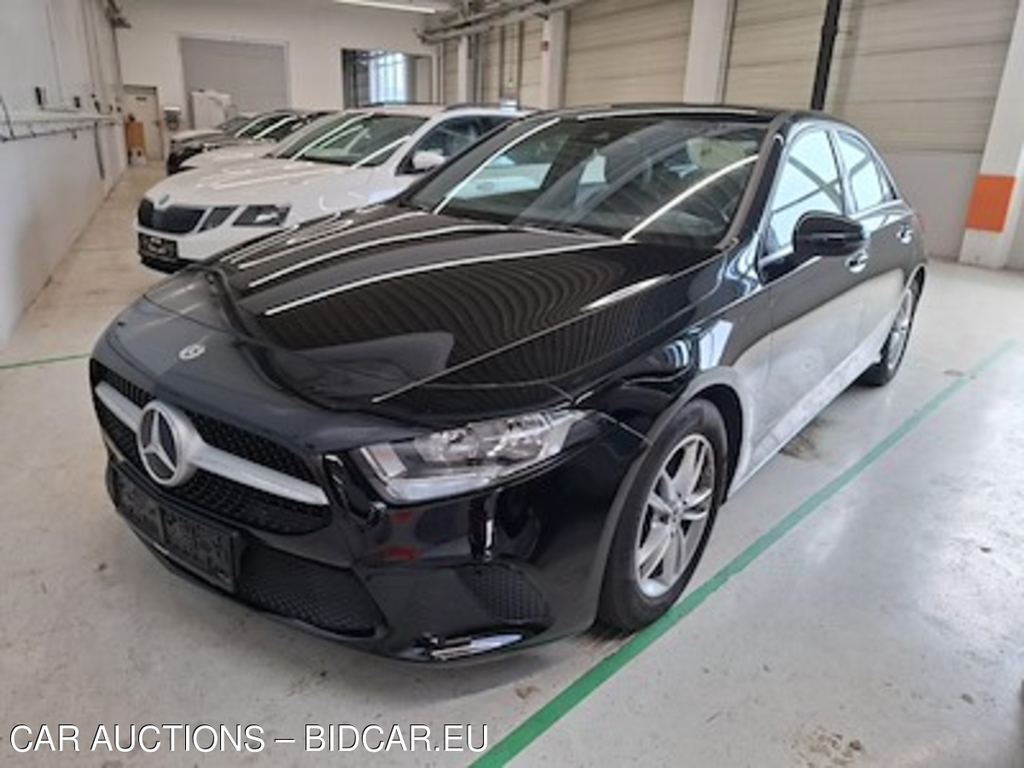 Mercedes-Benz A-Class 180d Limousine DCT 85KW