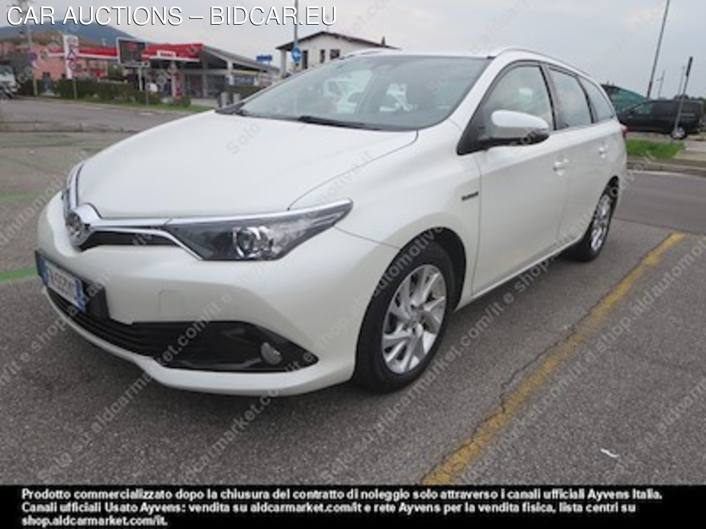 Toyota auris touring sports hybrid business -