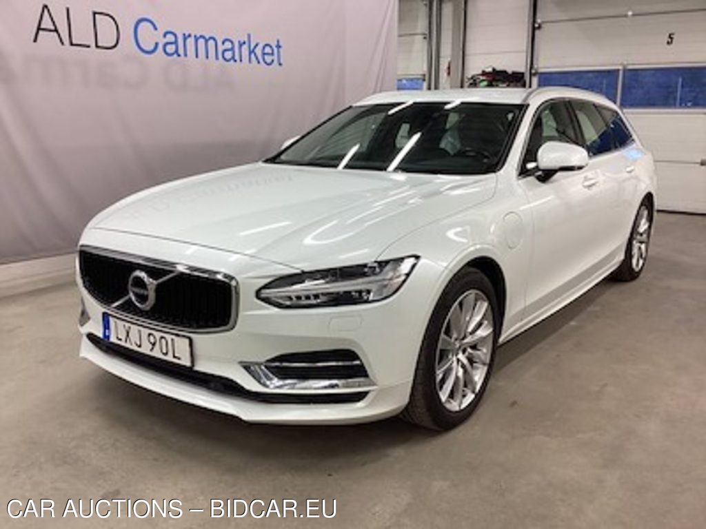 Volvo V90 T8 390 4WD Momentum Adv Edition