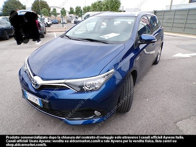 Toyota auris hybrid active touring sports -