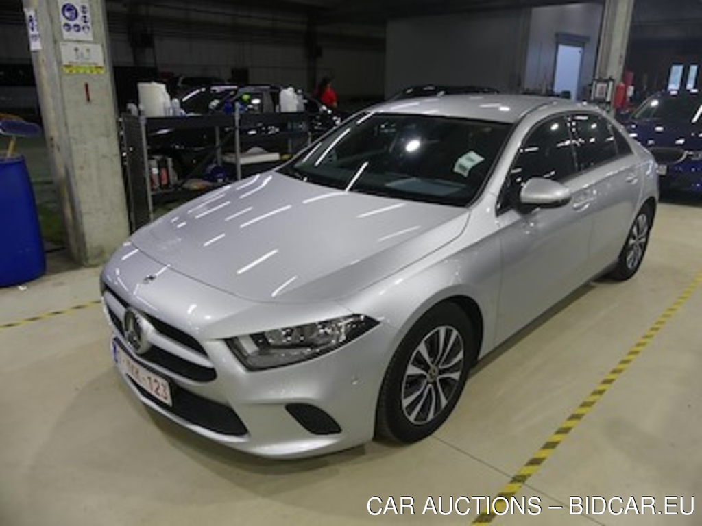 Mercedes-Benz A sedan A 180 D BUSINESS SOLUTION AUT