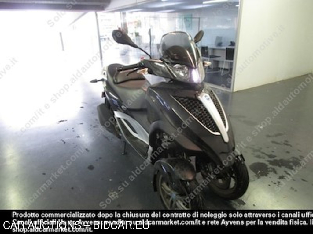 Piaggio mp3 yourban 300 LT motociclo -