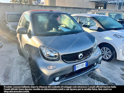 Smart fortwo cabrio 90 0.9 66kw -