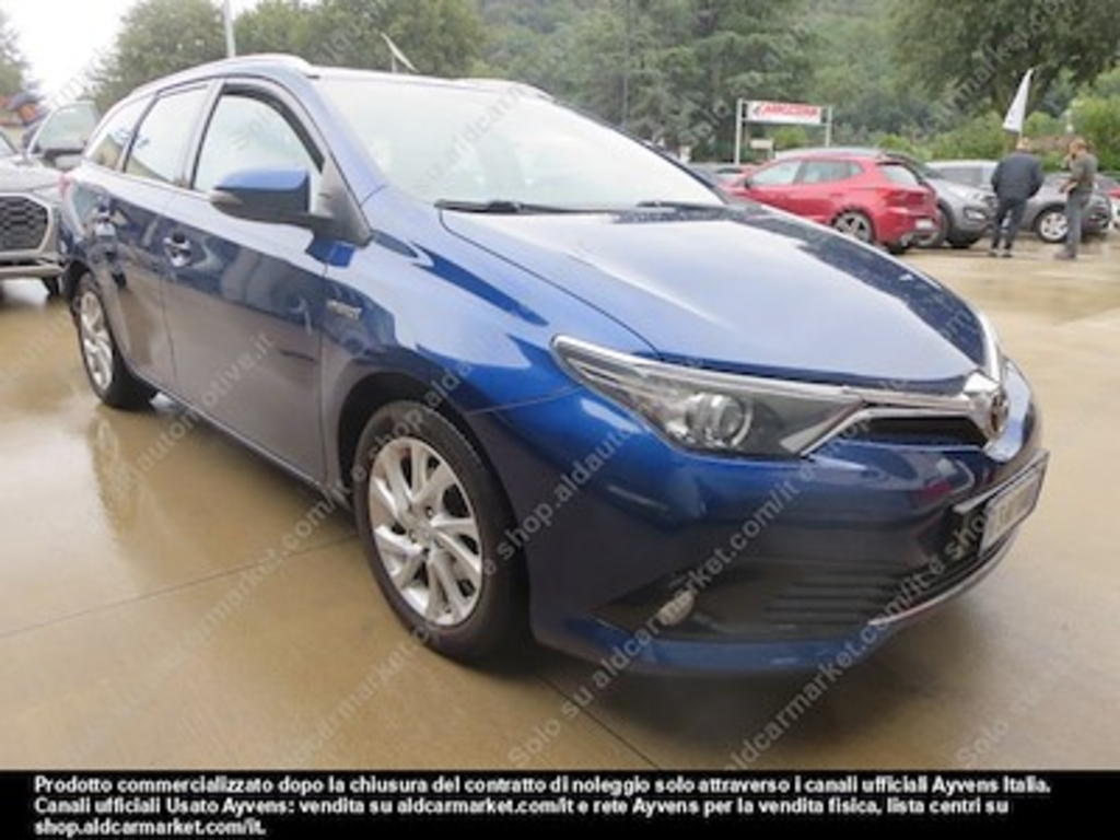 Toyota auris touring sports hybrid business -