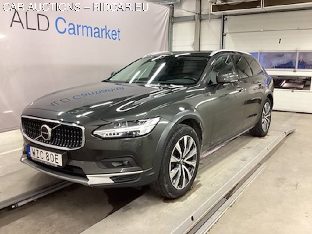 Volvo V90 cross country B4 diesel awd Momentum, AUTOMAT