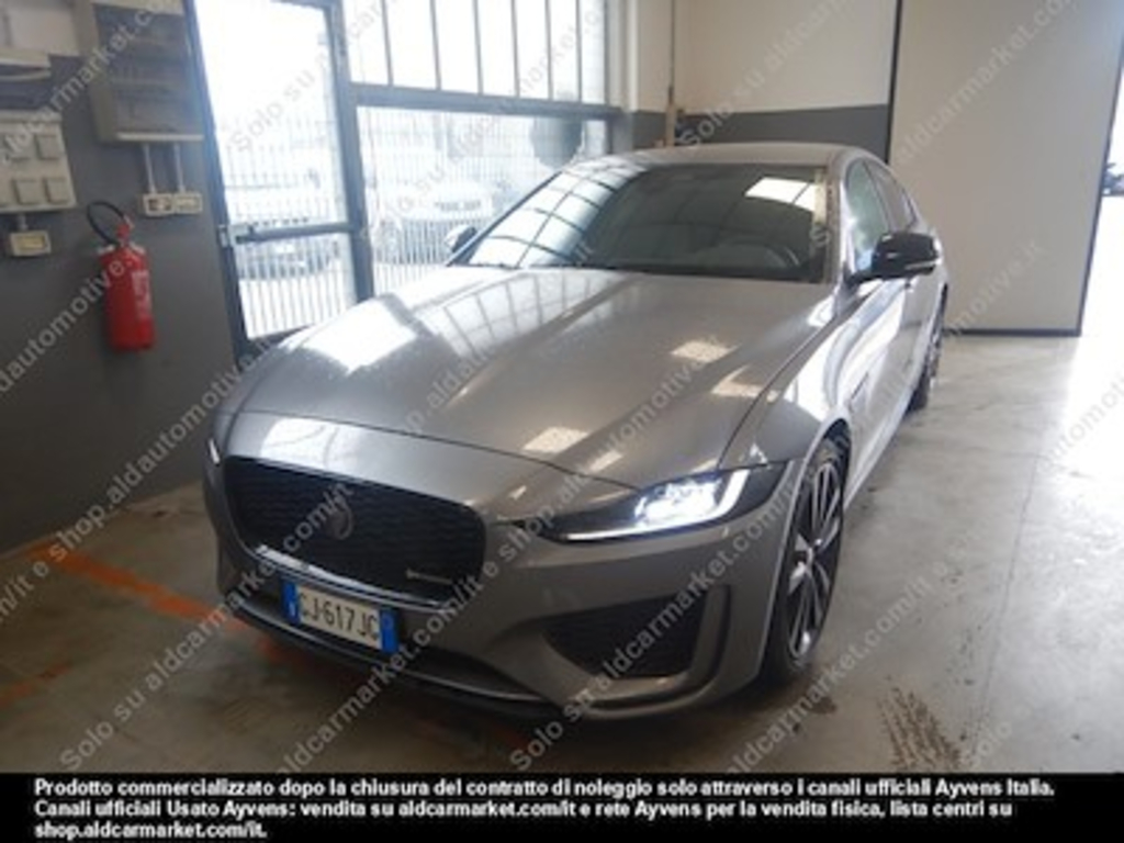 Jaguar XE 2.0d d204 r-dyn black -