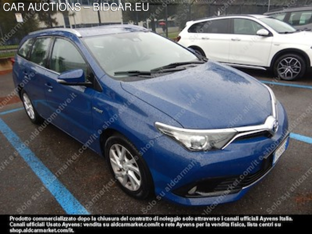 Toyota auris touring sports hybrid business -