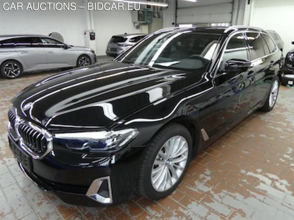 BMW series 5 2.0 530E XDRIVE TOURING A LUXURY LINE