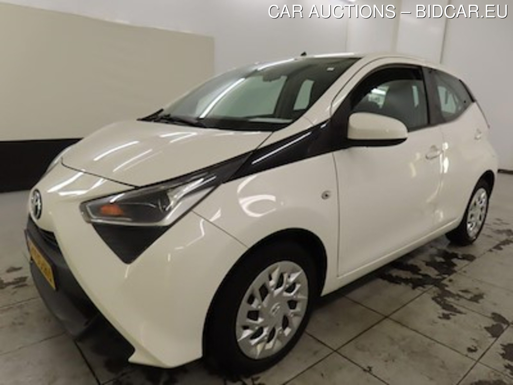 Toyota Aygo 1.0 VVT-i ActieAuto x-shift x-play APL