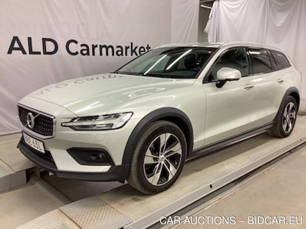 Volvo V60 cross country B4 diesel awd Advanced Edition, AUTOMAT