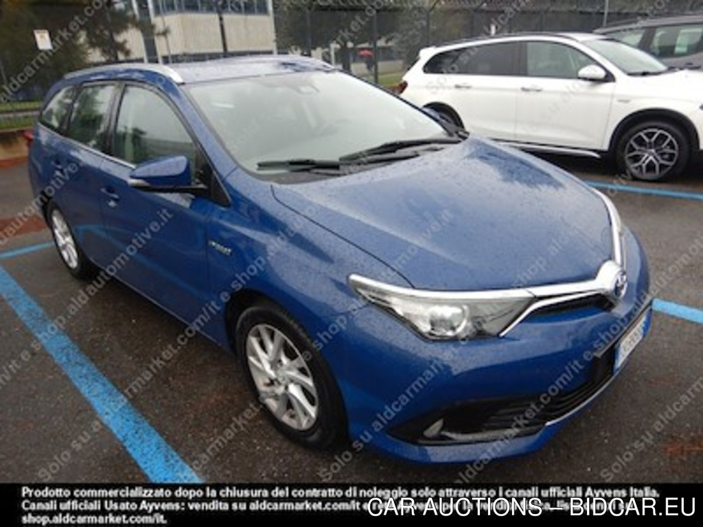 Toyota auris touring sports hybrid business -