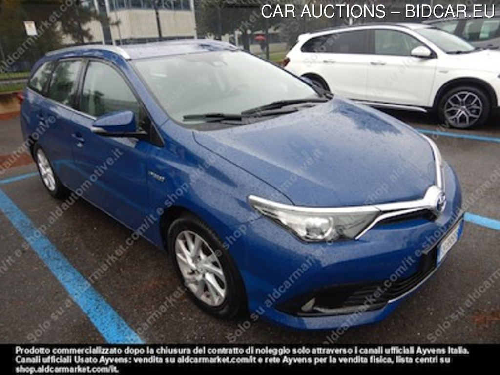 Toyota auris touring sports hybrid business -