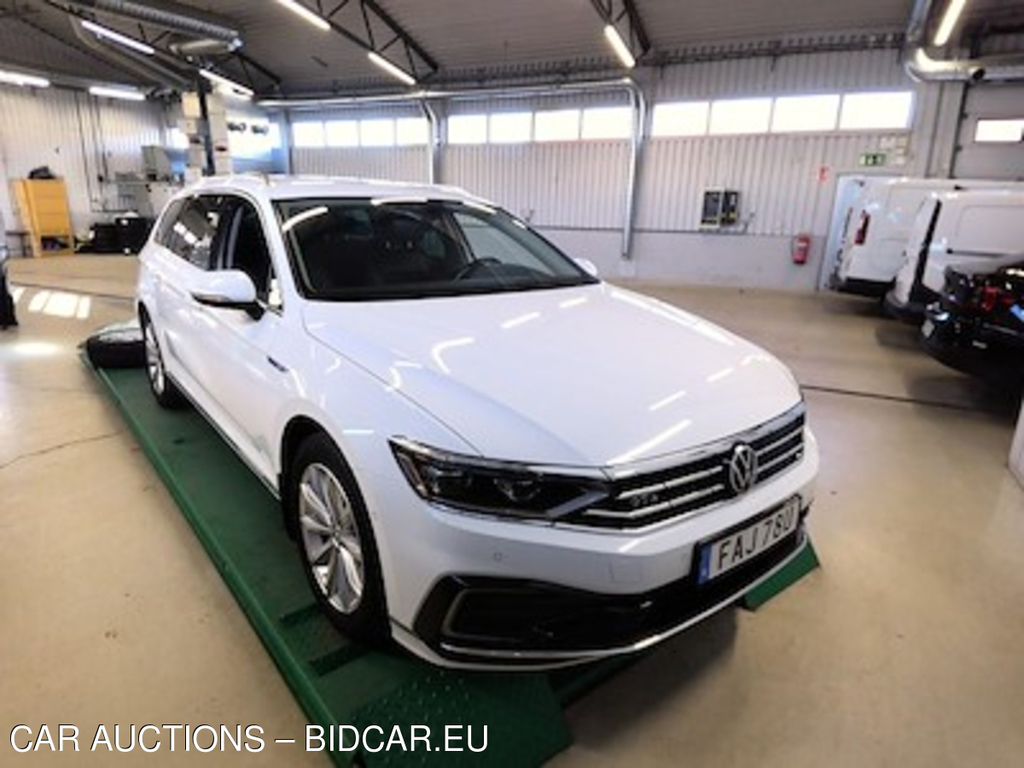 Volkswagen PASSAT GTE SC Executive Dragpkt Varmare Active Info