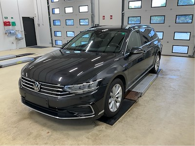 Volkswagen PASSAT 1.4 TSI GTE HIGH PLUG-IN HYBRID DSG VARIANT UA!,