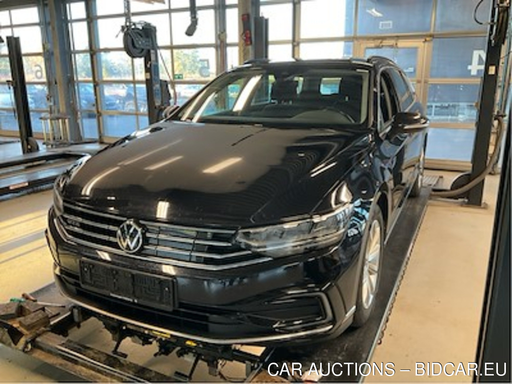 Volkswagen PASSAT 1.4 TSI GTE HIGH PLUG-IN HYBRID DSG VARIANT UA!,