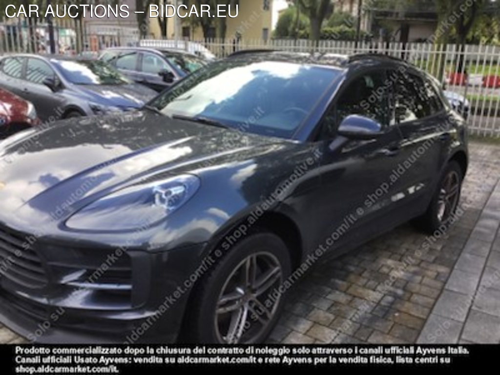 Porsche macan 2.0 sport utility vehicle -