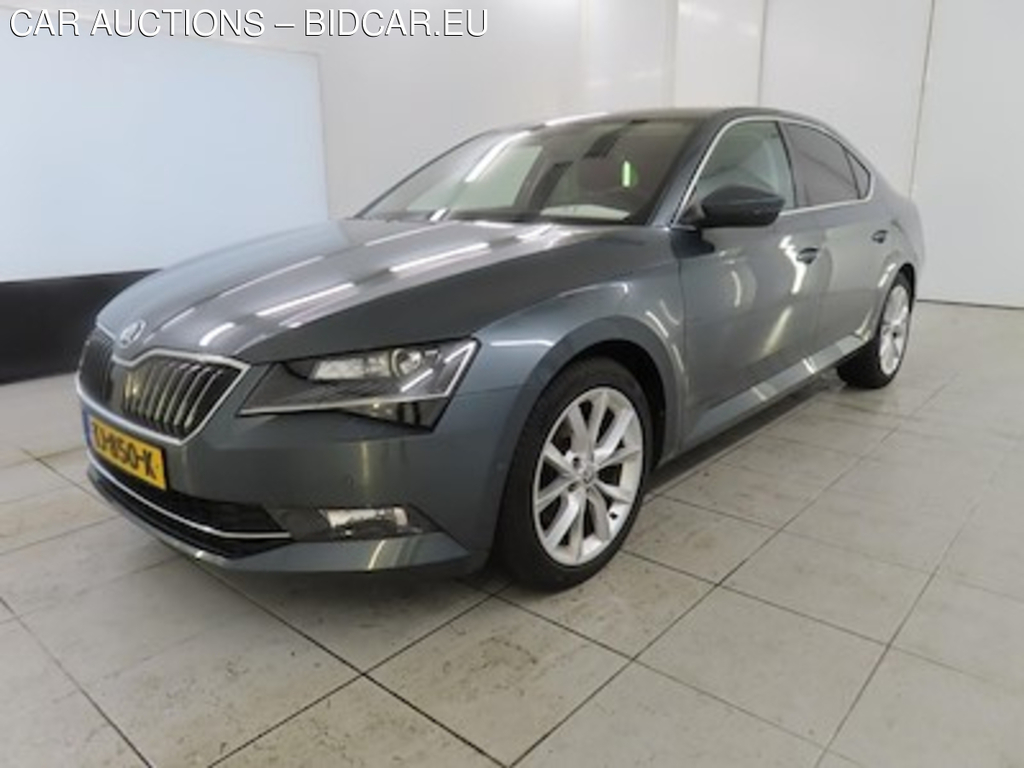 Skoda SUPERB 1.4 TSI Greentech ACT DSG-7 Style Buss 5d