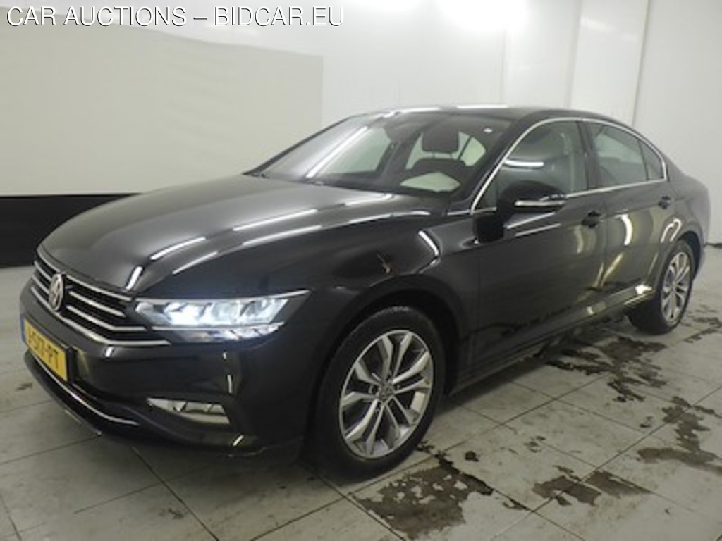 Volkswagen PASSAT 1.5 TSI 7-DSG Comfort Business 4d