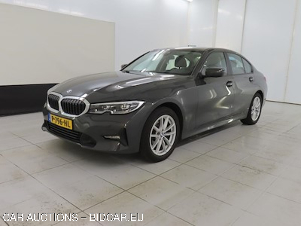 BMW 3 serie sedan 318iA Business Edition Plus 4d