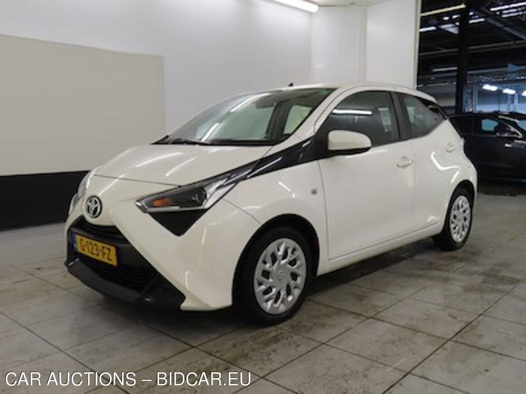 Toyota Aygo 1.0 VVT-i x-play 5d