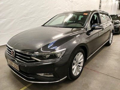 Volkswagen Passat variant diesel - 2019 1.6 TDi SCR Elegance Business DSG Sport R-Line Towhook LED High Matrix