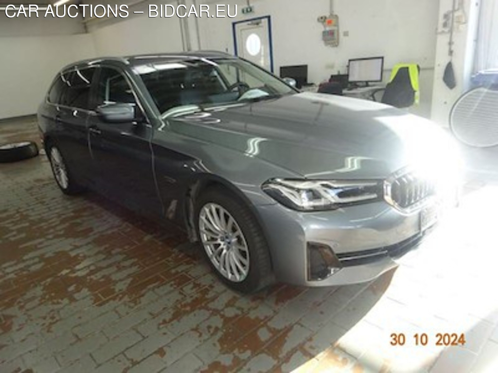 BMW series 5 2.0 530E XDRIVE TOURING A