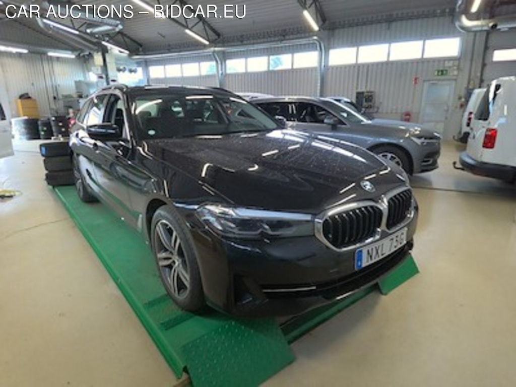 BMW Series 5 NO WINTER WHEELS 520d Xdrive Touring Aut Connected