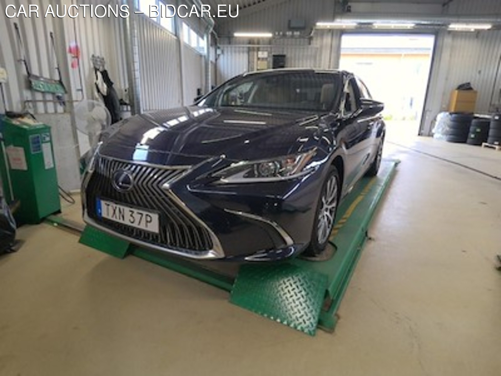 Lexus ES NO WINTER WHEELS 300h Limited Edition