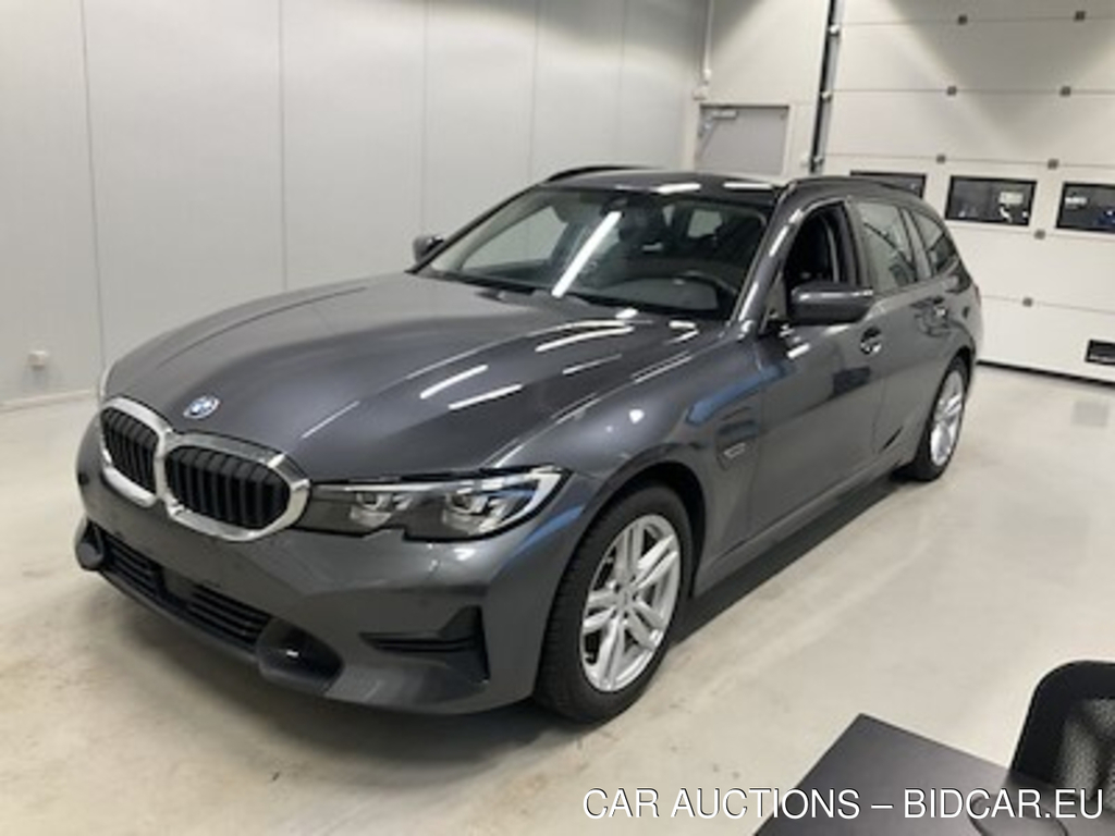 BMW Series 3 330e F Sport Line Touring Auto