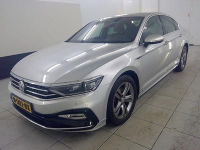 Volkswagen PASSAT 1.5 TSI 7-DSG Elegance Business R 4d