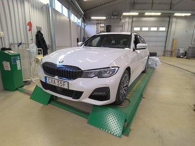 BMW Series 3 330e Xdrive Touring M-sport Connected Drag