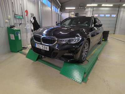 BMW Series 3 330e Xdrive Touring M-sport Connected Drag