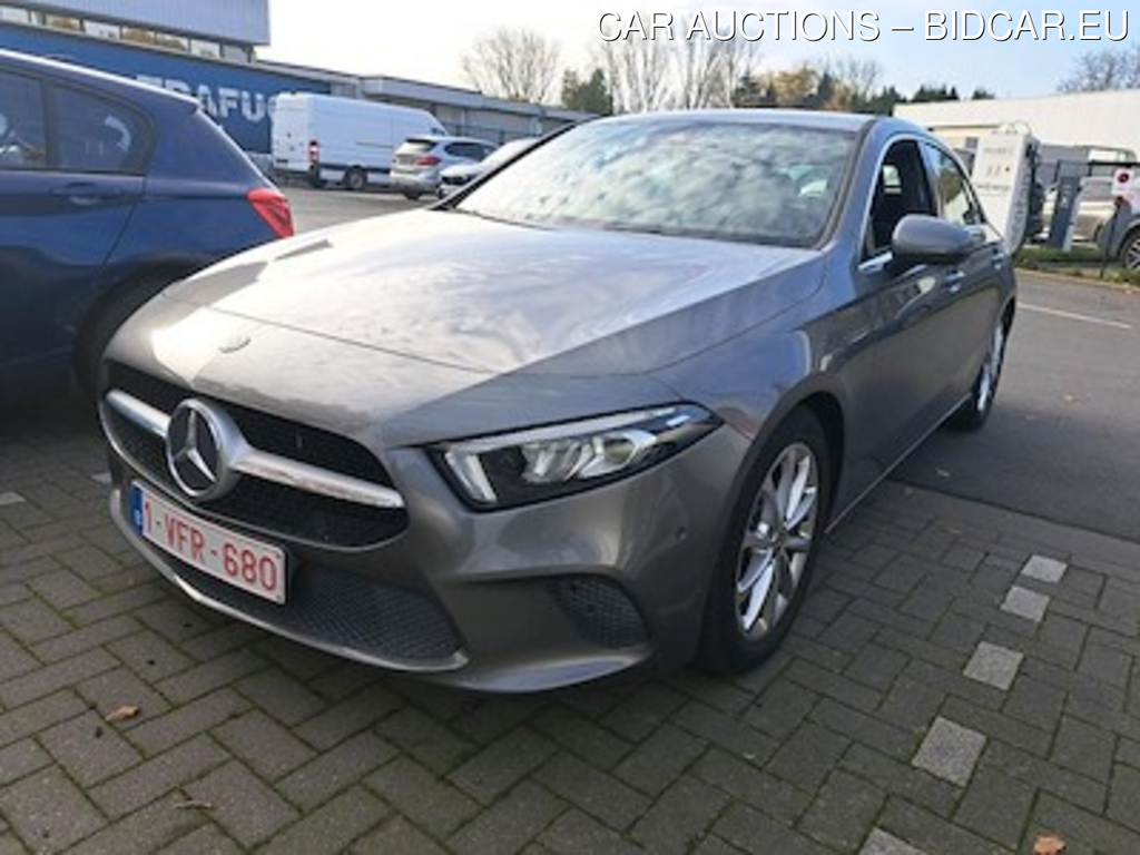 Mercedes-Benz A A 180 D LAUNCHEDITION (EU6D-T