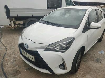 Toyota Yaris 1.5 100H Active berlina con porton 74kW 5P automatica, 2020